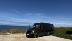 Off-grid VW Crafter: Starlink, XL Bed & Moto-optie