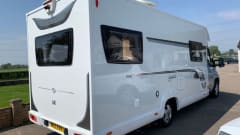 Foxy – 6 berth family motorhome with canopy, 2017