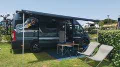 Remco – Luxury Adria Twin with 9-speed automatic transmission and longitudinal beds