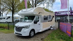 C19 – Knaus Traveler A705 XL Garage for 6 persons