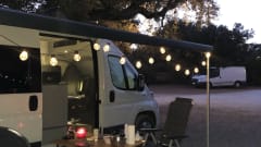 Vrijheid op wielen – Fully equipped camper with solar panel