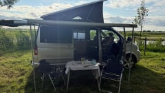 4p Volkswagen campervan uit 2004