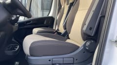 Halifax – Entdecken Sie Bequemes Teilintegriertes Wohnmobil für 4 Personen BJ 2022