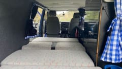 Valerie – 3 berth Volkswagen campervan from 1995