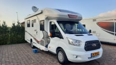 4p Challenger semi-integrated with queen bed