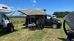 Van VW T5 with pop-up