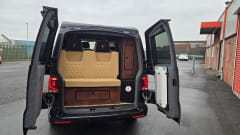 Vernon  – VW CAMPER - COMPACT & LUXURY. 