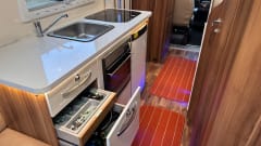 Charlie  –  Charlie Luxurious and modern 5 berth Roller Team
