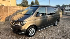 Claude – 4 berth Volkswagen campervan from 2015