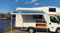 Moby – Mc louis alcove 6 person camper