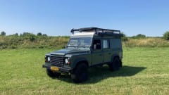 2p Land Rover Defender camper with lifting roof