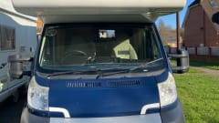 Swift  – 5 berth Swift bus from 2014,insurance,included