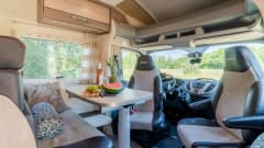 Challenger! – Spacious, modern and luxurious camper with 4 fixed sleeping places - XL garage