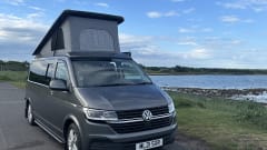 Graycie – 4 berth Volkswagen campervan from 2021