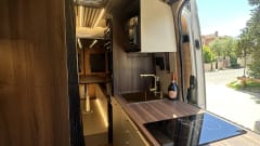 The Laurent – Luxury 3 berth Mercedes-Benz 907 Campervan