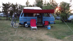 Mister Blue – Nice Nostalgic Campervan Volkwagen for rent