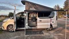 Van Damme – Renault traffic LWB luxury campervan ( 2 adults & pet friendly  )