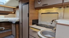 Knaus Live 1 700 meg 2022 (Aut, 180cv, illuminazione LED, aria condizionata, carplay, TV)