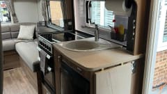 Relax Palace – Swift-nis met 6 slaapplaatsen, gebouwd in 2015.