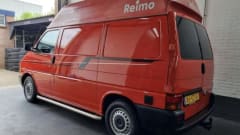Ferrari onder de Volkswagens – 2p Volkswagen bus uit 2001