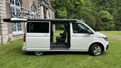 4p Volkswagen campervan uit 2020