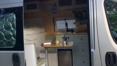 Juan de Jumper – Karakteristieke zelfbouwcamper te huur