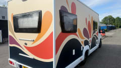 Sunset Bloom 🌅🌸 – A beautiful and comfy 6 berth motorhome for fun and adventures