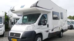 McLouis M700, 6 couchages et assises.