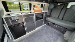 Roaming Retreat – Camping-car VW de luxe LWB 148 BHP.  