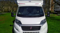 Merry Mary – Spacious Rimor 98p 2019 - Single beds - Pull-down bed - Air conditioning - Lots of sunlight