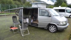 Eddie – 2p Volkswagen bus from 2000