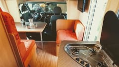 Familiencamper für 6 Personen mit 2 festen Doppelbetten