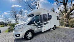 Luxury Motorhome 4-5 berth (2 lounges) lots of fun