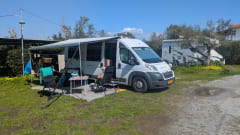 Compact and cozy 2-person Citroën Jumper Globecar bus from 2015