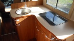 EASY 9 MOTORHOME HIRE JUST TURN UP AND GO