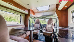 Kikker  – 5p Adria Mobil integrated uit 2011