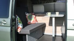 Olive green campervan – VW camper 4x4 | 4 people | Lisbon/ Porto / Coimbra - Portugal