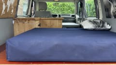 2p Volkswagen bus from 2002