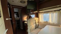 5p Mercedes-Benz alcove from 1984