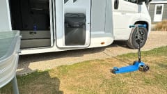 Mobi – 5p Roller Team semi-integrated uit 2024 +WIFI