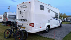 Luxury 6 Berth Motor home Perfect for Family Escapes