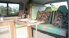 Pretty Green – Volkswagen campervan met 2 slaapplaatsen uit 2006