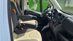 Den Beni  – 4p Benimar campervan uit 2023