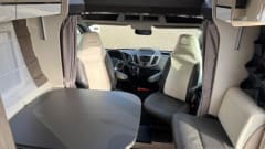 Heerlijke complete 2+2 Chausson Fiat Ducato automaat uit 2021