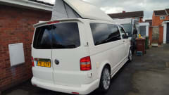 athena – Camper Volkswagen con tetto apribile a 4 posti letto del 2004