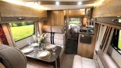 Camping-car Peugeot semi-intégré 6 couchages de 2018