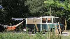 Columbuz  – Cool old Red Cross bus from 1985