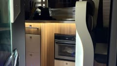 Rami – Ford-Bus mit 5 Schlafplätzen aus dem Jahr 2015