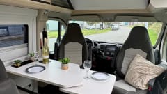 Camp Adventure –  Adria Twin mit zwei Einzelbetten und komplett ausgestattet