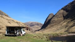 Zelfbouwcamper met dakhangmatten – 2p Renault campervan from 2015